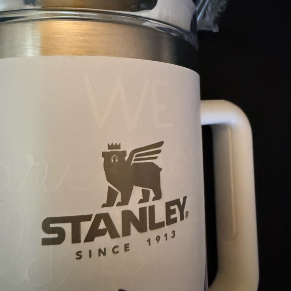 New Stanley 40oz Special White Tumbler with Jedi Based Blue Character Design - Picture 9 of 12